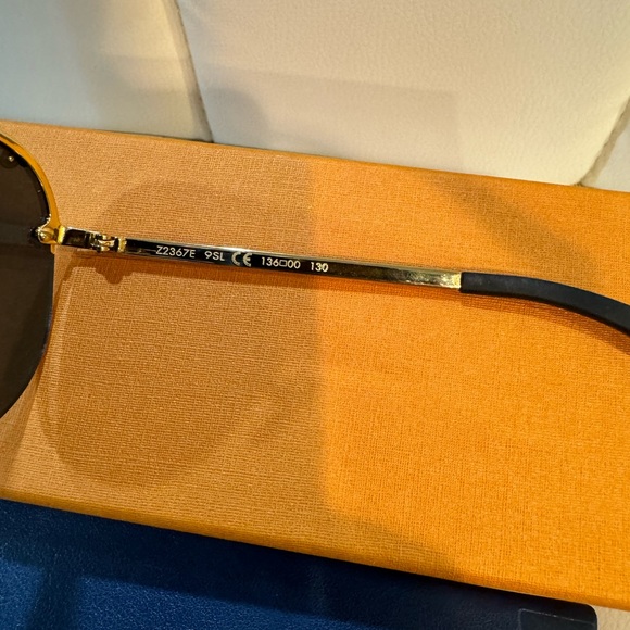 Louis Vuitton Silver tone/Metallic Mirrored Shield Sunglasses - Picture 6 of 9